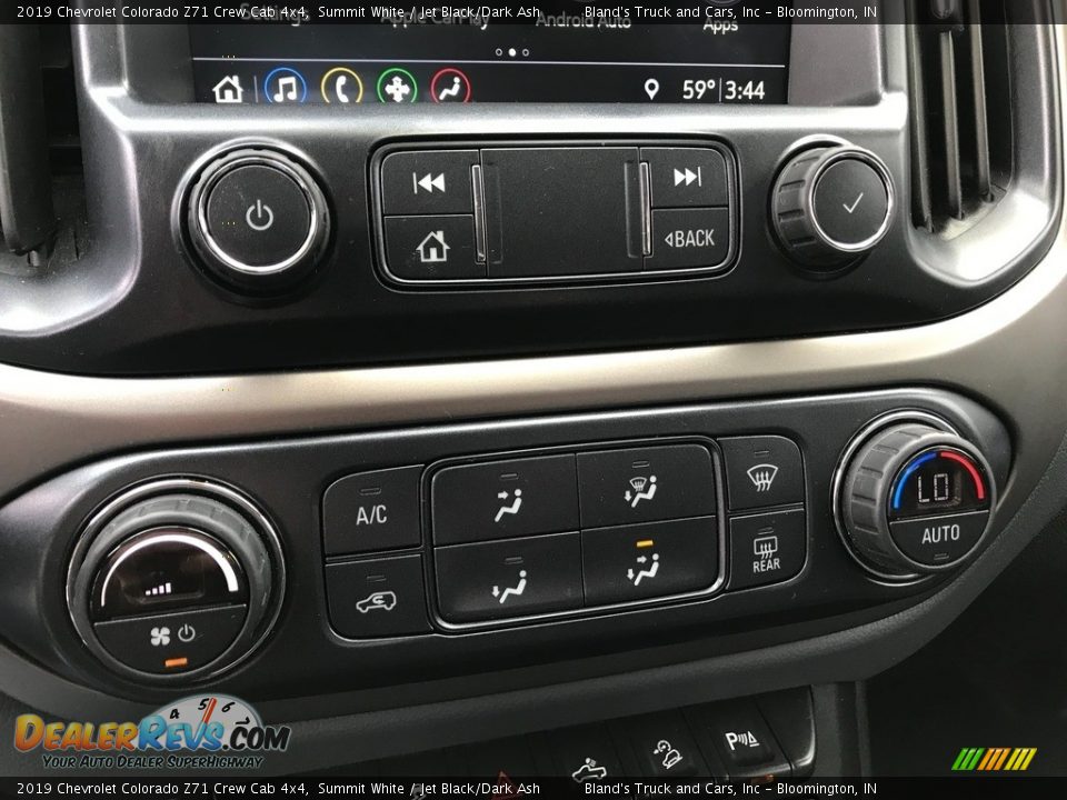 Controls of 2019 Chevrolet Colorado Z71 Crew Cab 4x4 Photo #23