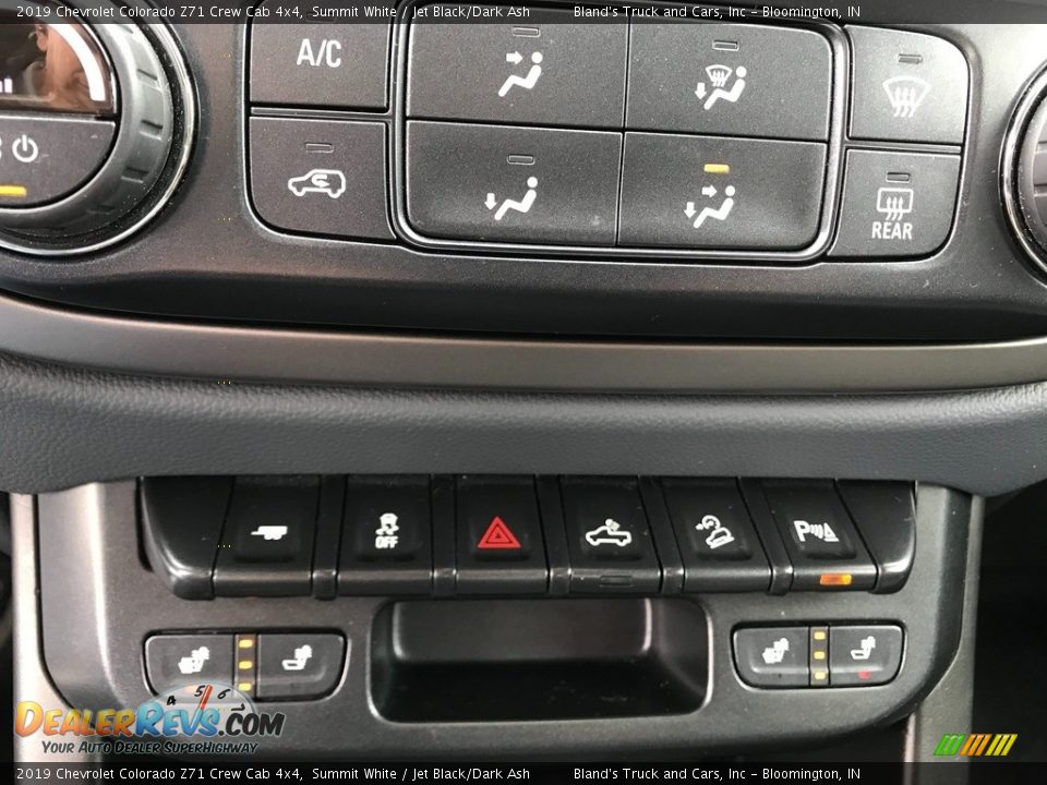 Controls of 2019 Chevrolet Colorado Z71 Crew Cab 4x4 Photo #24