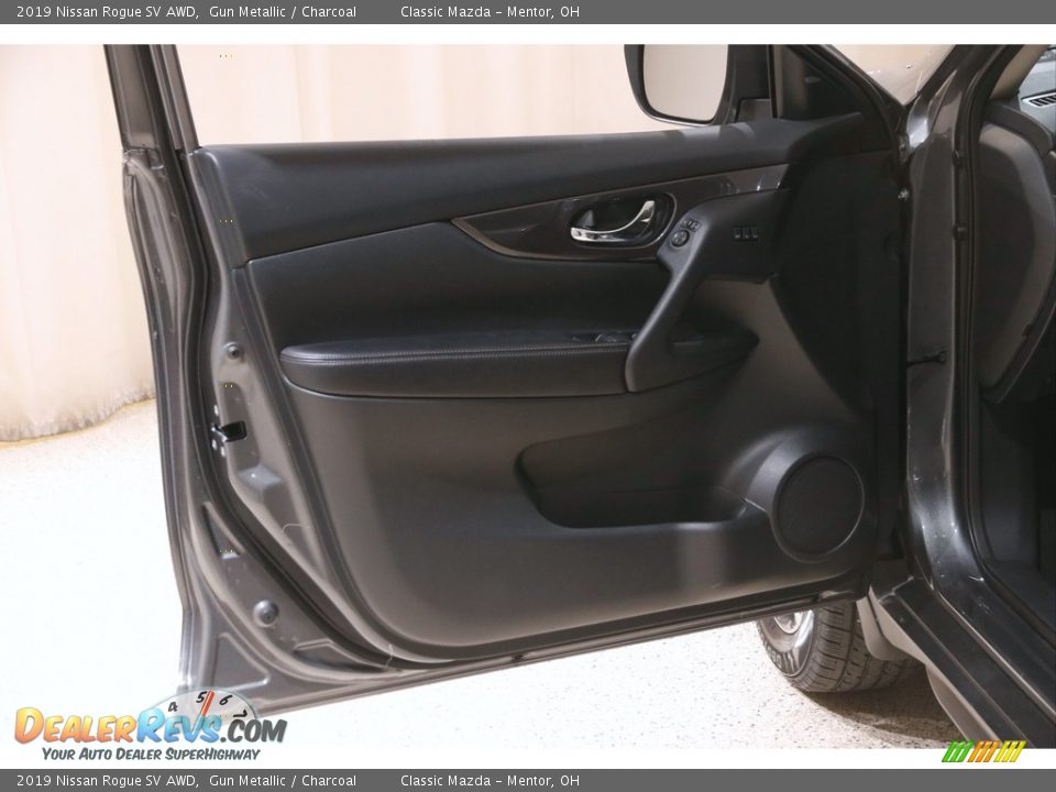 2019 Nissan Rogue SV AWD Gun Metallic / Charcoal Photo #4