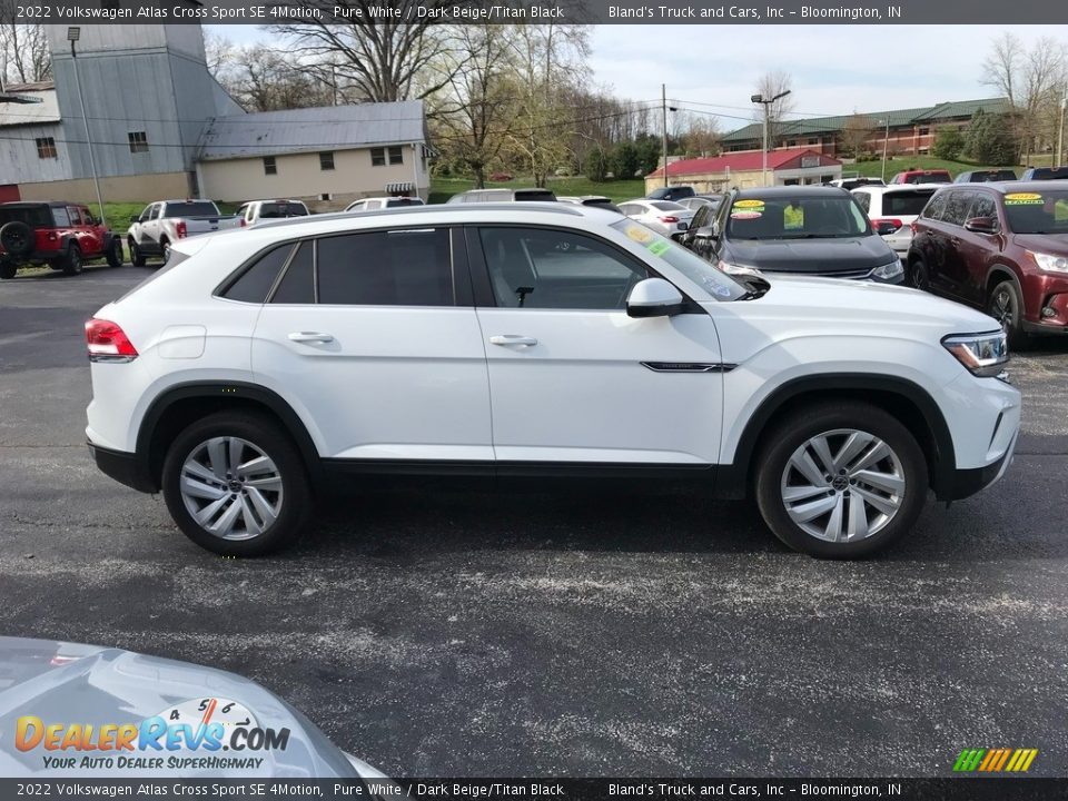 2022 Volkswagen Atlas Cross Sport SE 4Motion Pure White / Dark Beige/Titan Black Photo #5