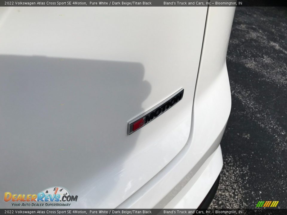 2022 Volkswagen Atlas Cross Sport SE 4Motion Pure White / Dark Beige/Titan Black Photo #10