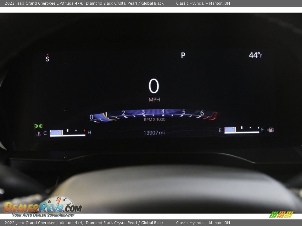2022 Jeep Grand Cherokee L Altitude 4x4 Diamond Black Crystal Pearl / Global Black Photo #8