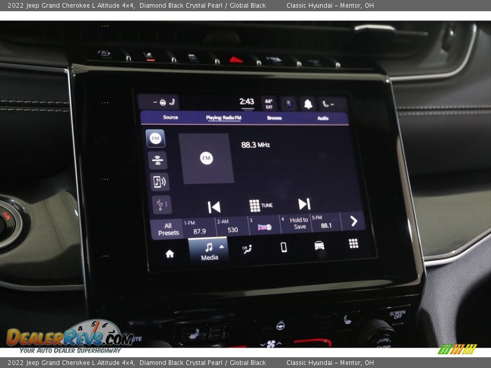 2022 Jeep Grand Cherokee L Altitude 4x4 Diamond Black Crystal Pearl / Global Black Photo #10