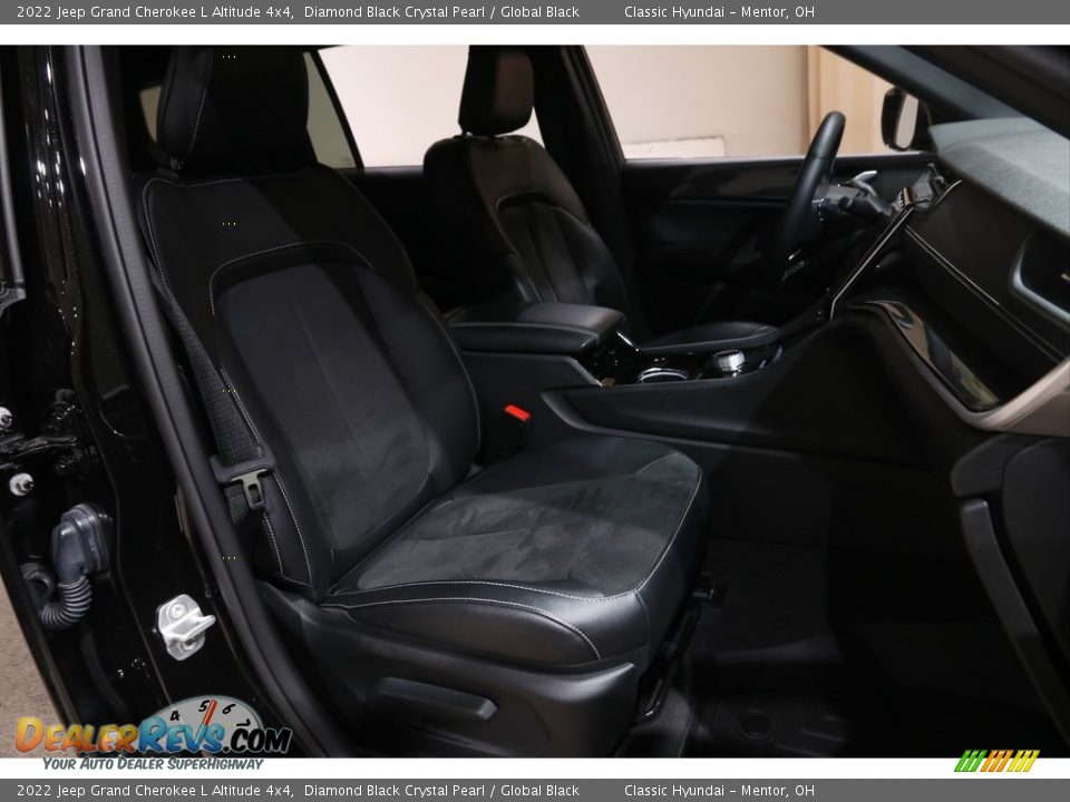 2022 Jeep Grand Cherokee L Altitude 4x4 Diamond Black Crystal Pearl / Global Black Photo #17