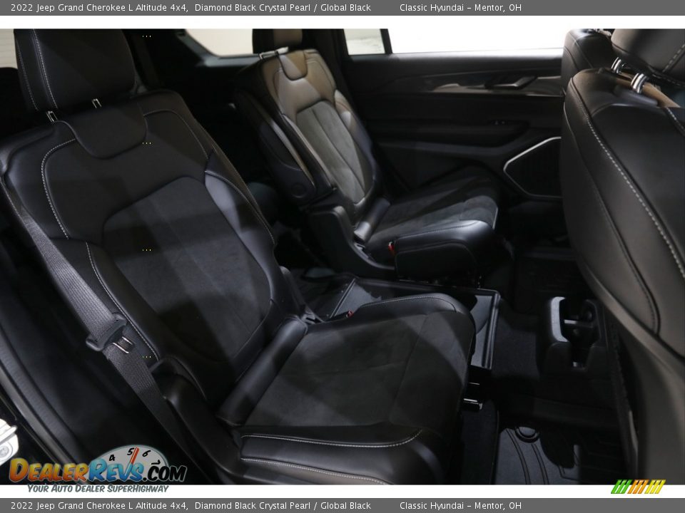2022 Jeep Grand Cherokee L Altitude 4x4 Diamond Black Crystal Pearl / Global Black Photo #18