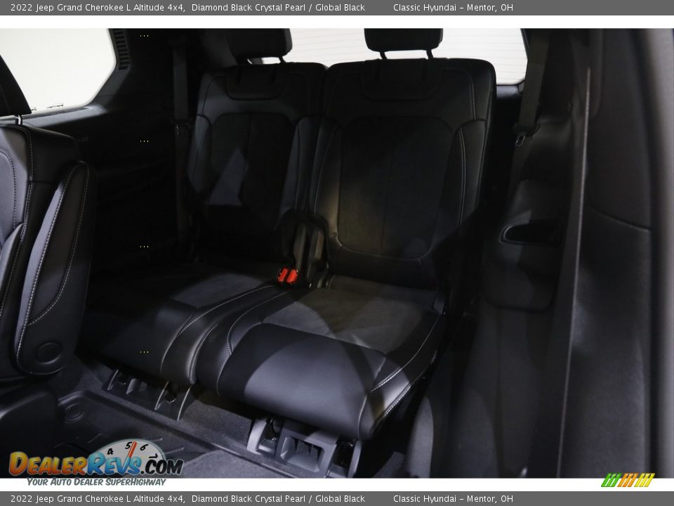 2022 Jeep Grand Cherokee L Altitude 4x4 Diamond Black Crystal Pearl / Global Black Photo #20