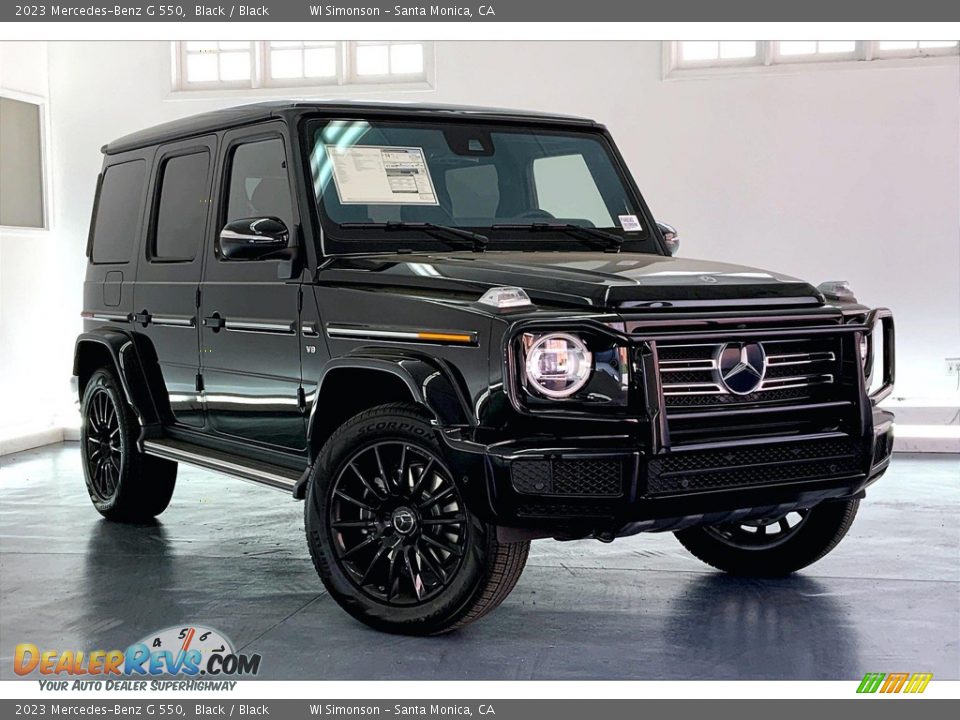 Front 3/4 View of 2023 Mercedes-Benz G 550 Photo #12