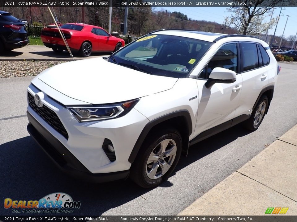 2021 Toyota RAV4 XLE AWD Hybrid Super White / Black Photo #4