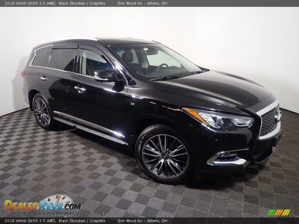 Front 3/4 View of 2018 Infiniti QX60 3.5 AWD Photo #3