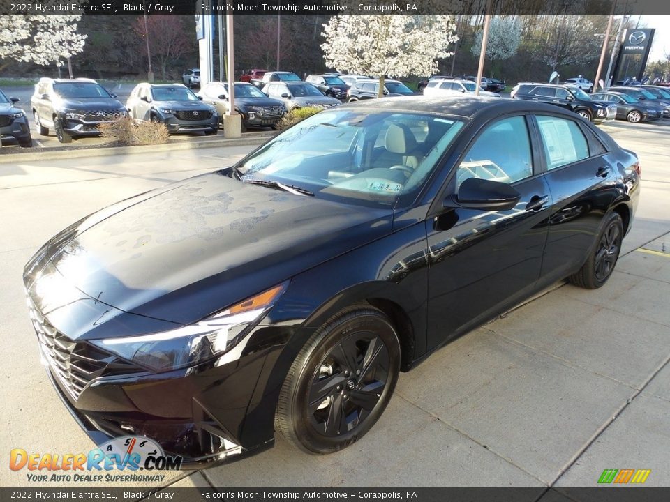 2022 Hyundai Elantra SEL Black / Gray Photo #6