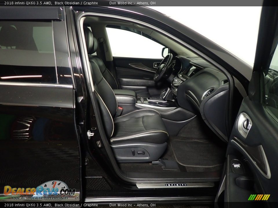 Front Seat of 2018 Infiniti QX60 3.5 AWD Photo #36