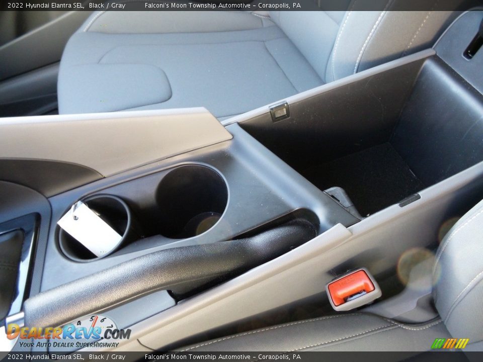 2022 Hyundai Elantra SEL Black / Gray Photo #24