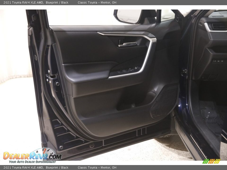 2021 Toyota RAV4 XLE AWD Blueprint / Black Photo #4