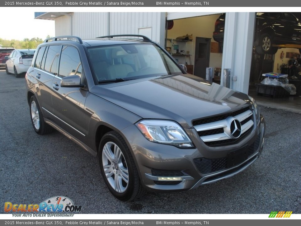 Front 3/4 View of 2015 Mercedes-Benz GLK 350 Photo #7