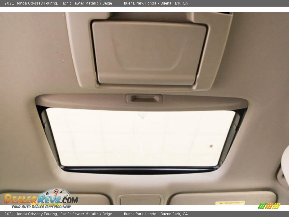 Sunroof of 2021 Honda Odyssey Touring Photo #22