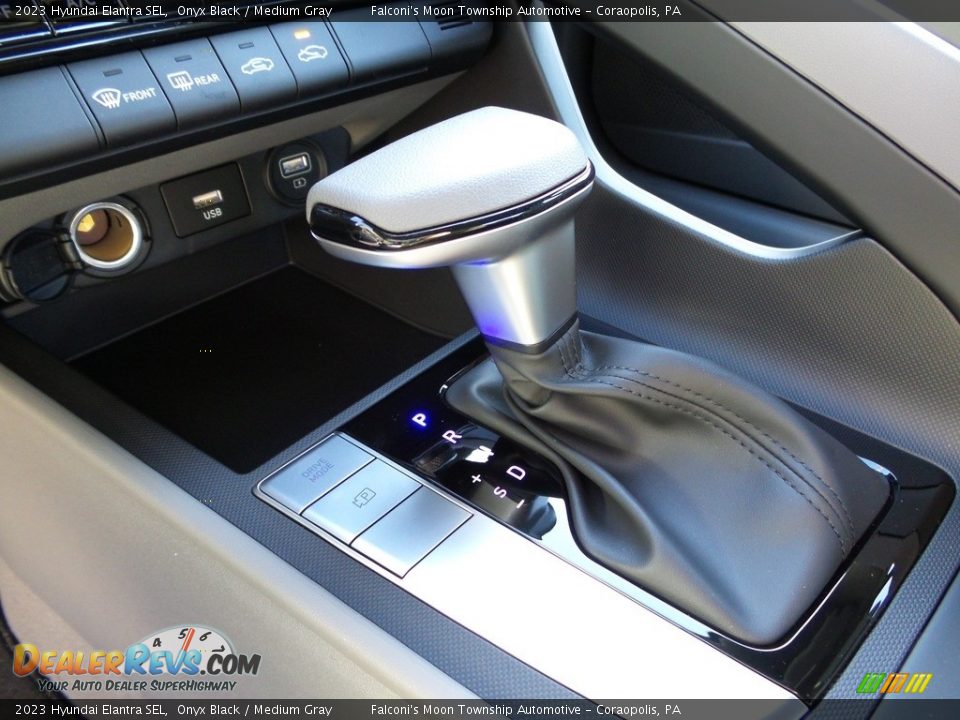 2023 Hyundai Elantra SEL Shifter Photo #15