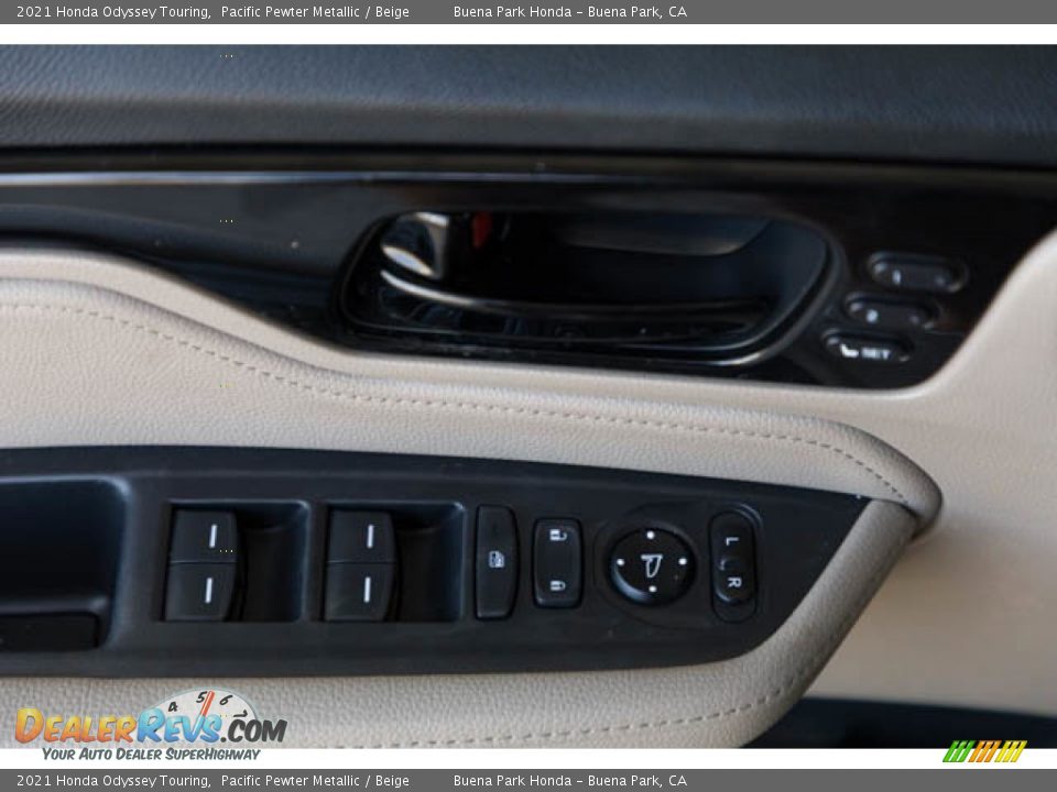 Door Panel of 2021 Honda Odyssey Touring Photo #36