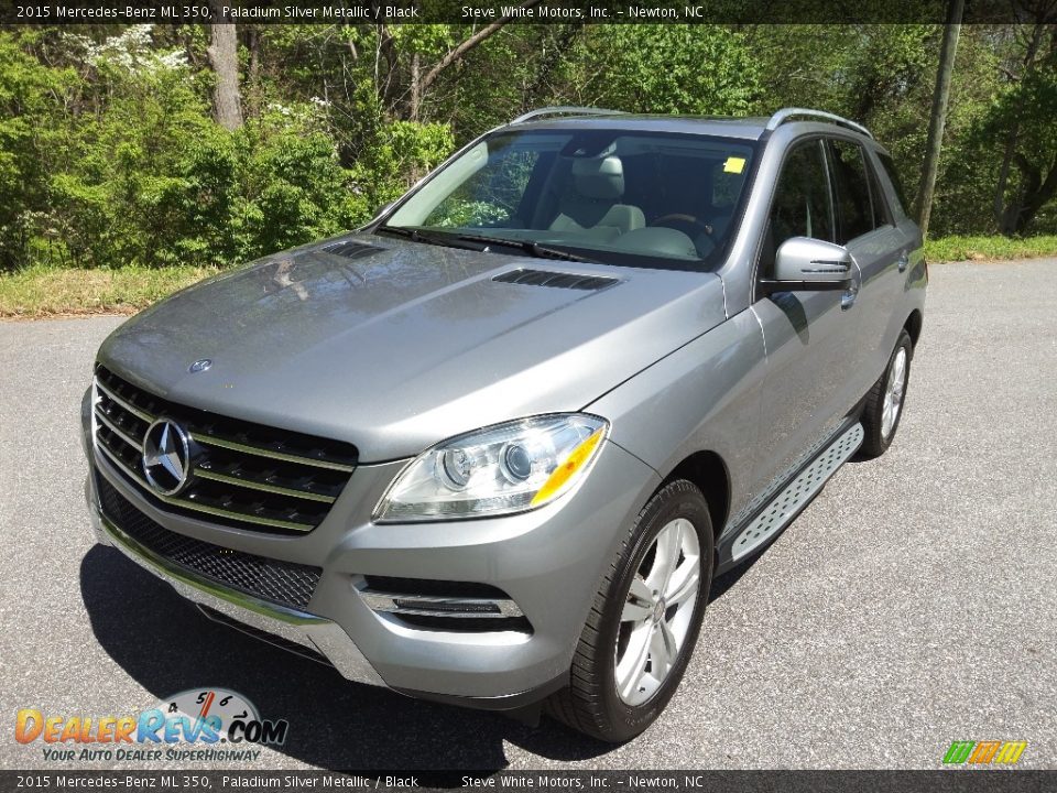 Front 3/4 View of 2015 Mercedes-Benz ML 350 Photo #2