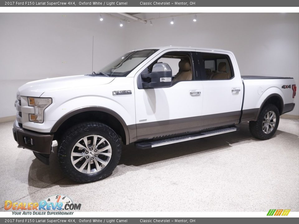 Front 3/4 View of 2017 Ford F150 Lariat SuperCrew 4X4 Photo #3