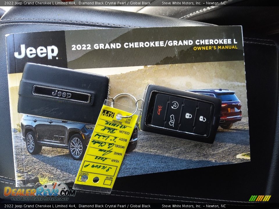 2022 Jeep Grand Cherokee L Limited 4x4 Diamond Black Crystal Pearl / Global Black Photo #31