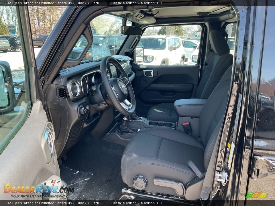 2023 Jeep Wrangler Unlimited Sahara 4x4 Black / Black Photo #2