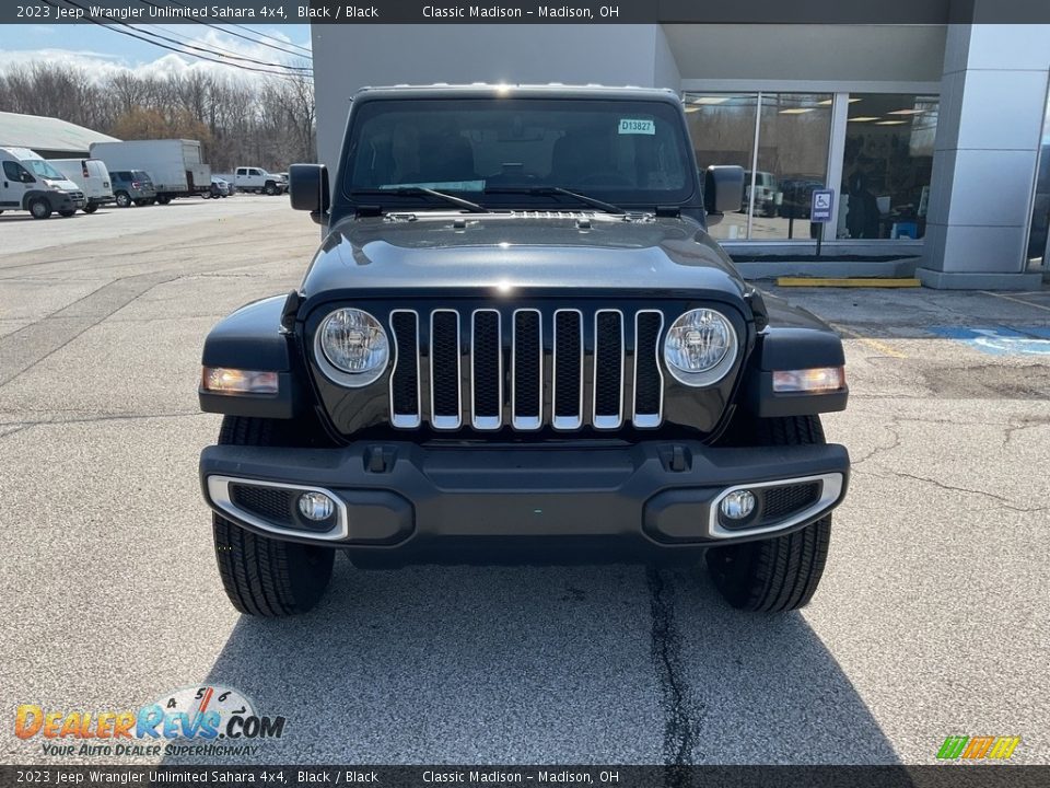 2023 Jeep Wrangler Unlimited Sahara 4x4 Black / Black Photo #10