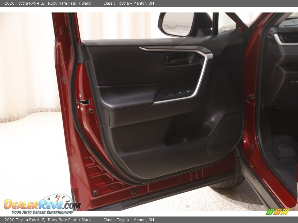 2020 Toyota RAV4 LE Ruby Flare Pearl / Black Photo #4