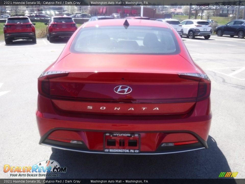 2021 Hyundai Sonata SE Calypso Red / Dark Gray Photo #8