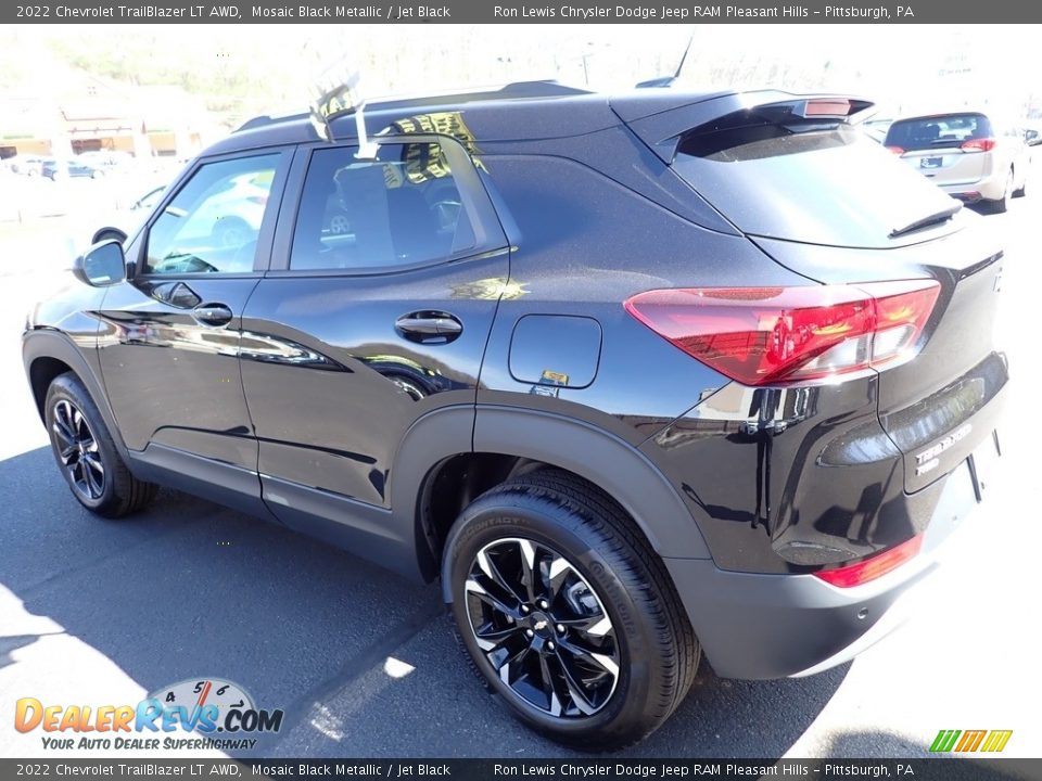 2022 Chevrolet TrailBlazer LT AWD Mosaic Black Metallic / Jet Black Photo #3