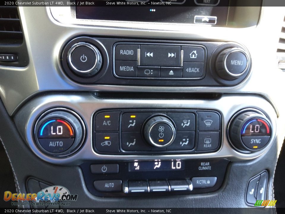 Controls of 2020 Chevrolet Suburban LT 4WD Photo #29