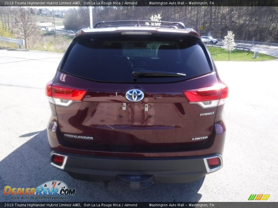 2019 Toyota Highlander Hybrid Limited AWD Ooh La La Rouge Mica / Almond Photo #16