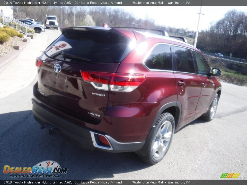 2019 Toyota Highlander Hybrid Limited AWD Ooh La La Rouge Mica / Almond Photo #17