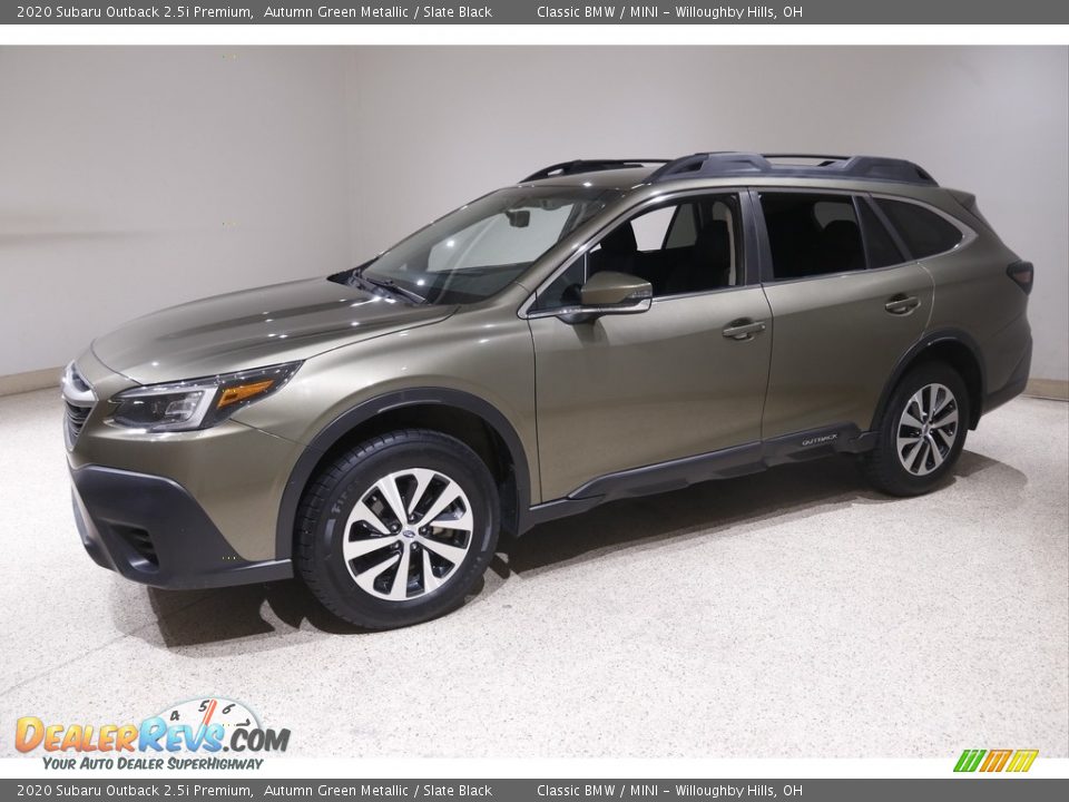 Front 3/4 View of 2020 Subaru Outback 2.5i Premium Photo #3