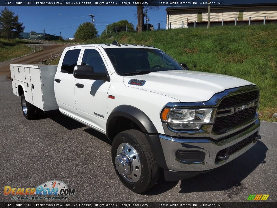 2022 Ram 5500 Tradesman Crew Cab 4x4 Chassis Bright White / Black/Diesel Gray Photo #4