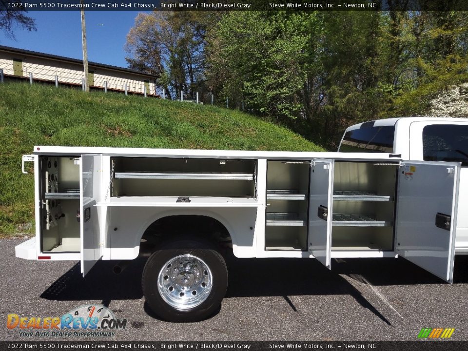 2022 Ram 5500 Tradesman Crew Cab 4x4 Chassis Bright White / Black/Diesel Gray Photo #7