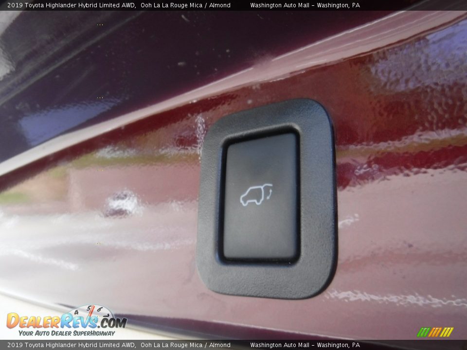 2019 Toyota Highlander Hybrid Limited AWD Ooh La La Rouge Mica / Almond Photo #35