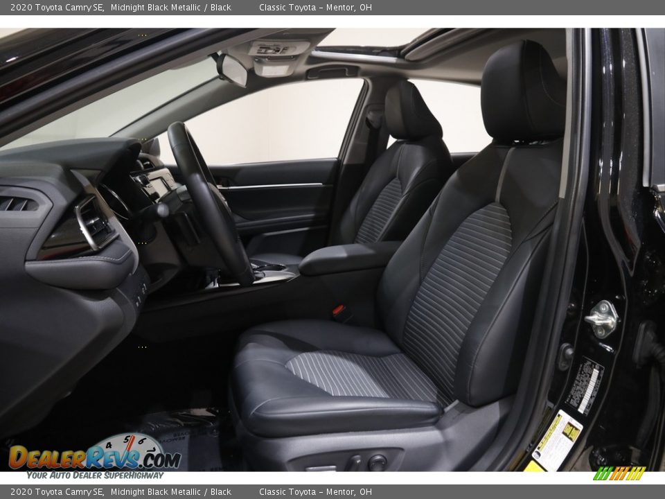 2020 Toyota Camry SE Midnight Black Metallic / Black Photo #5