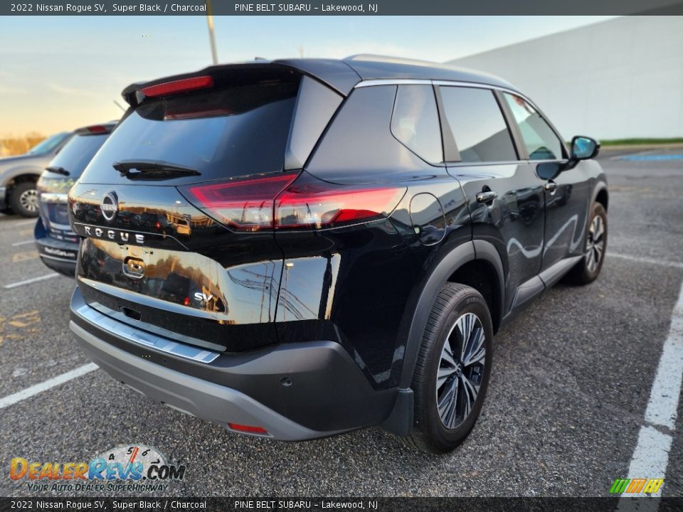 2022 Nissan Rogue SV Super Black / Charcoal Photo #4