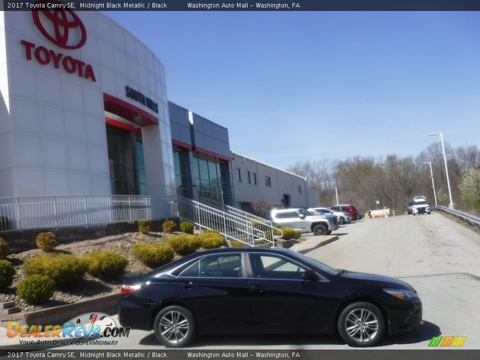 2017 Toyota Camry SE Midnight Black Metallic / Black Photo #2