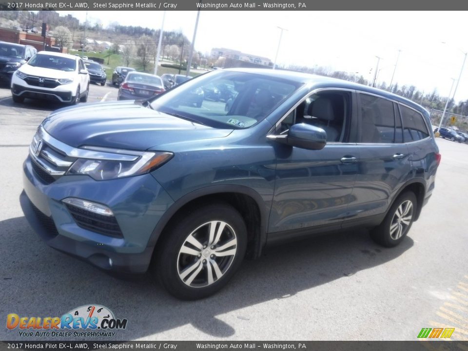 Front 3/4 View of 2017 Honda Pilot EX-L AWD Photo #11