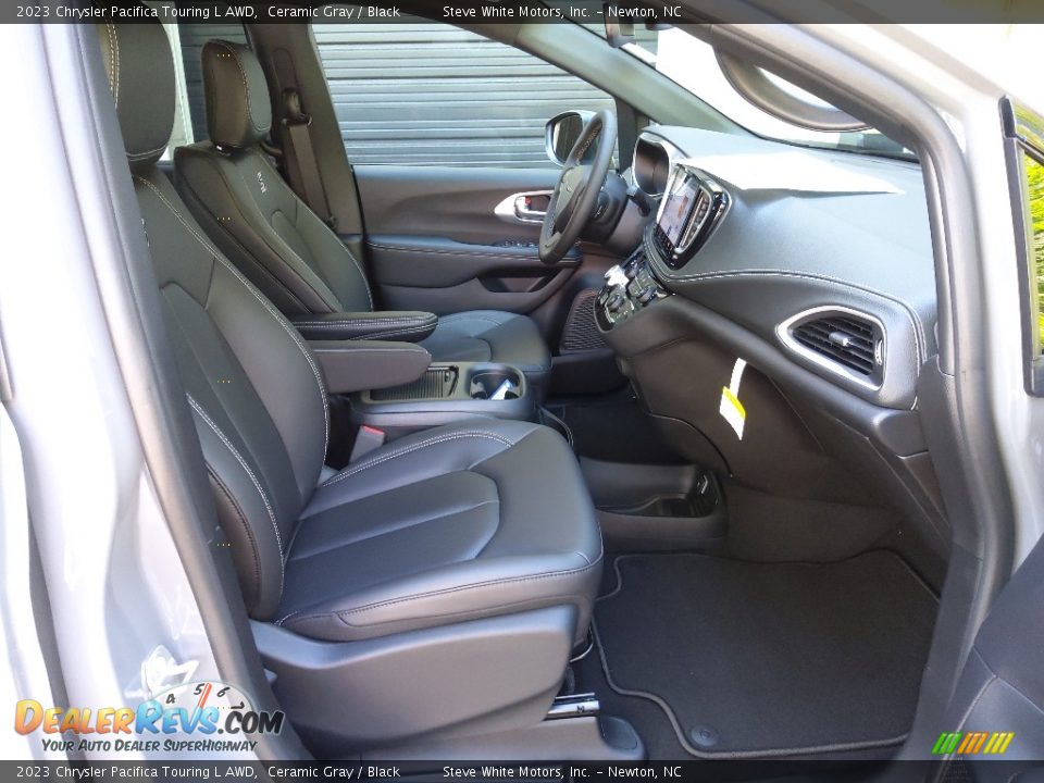 Front Seat of 2023 Chrysler Pacifica Touring L AWD Photo #17