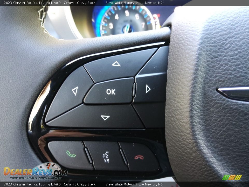 2023 Chrysler Pacifica Touring L AWD Steering Wheel Photo #19