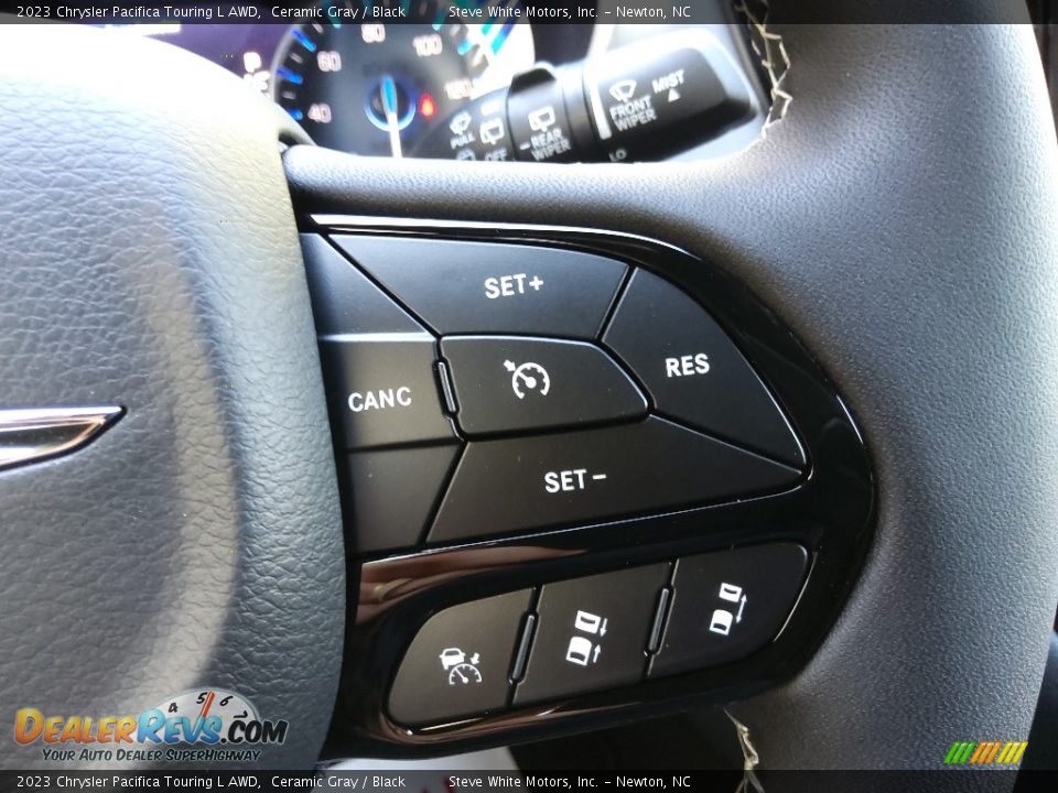 2023 Chrysler Pacifica Touring L AWD Steering Wheel Photo #20