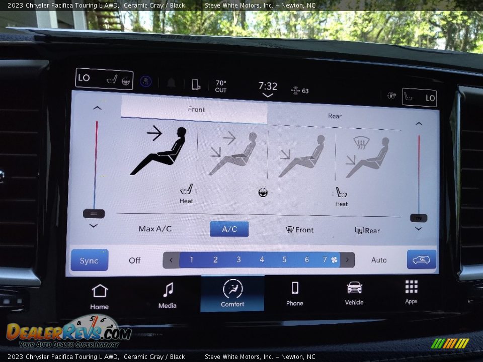 Controls of 2023 Chrysler Pacifica Touring L AWD Photo #23