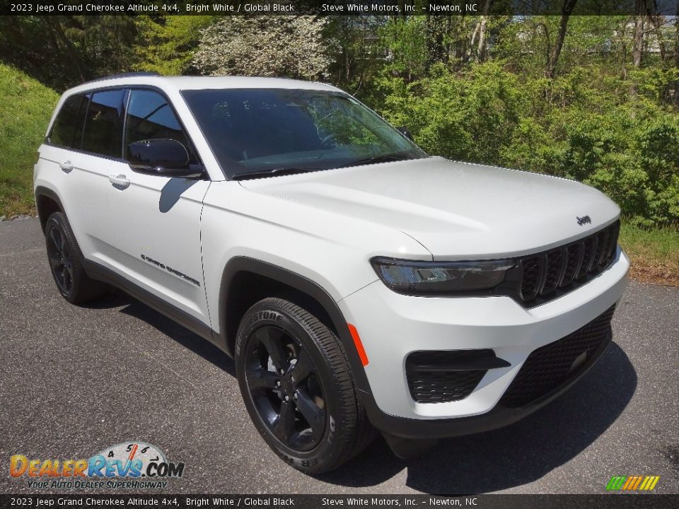 2023 Jeep Grand Cherokee Altitude 4x4 Bright White / Global Black Photo #4