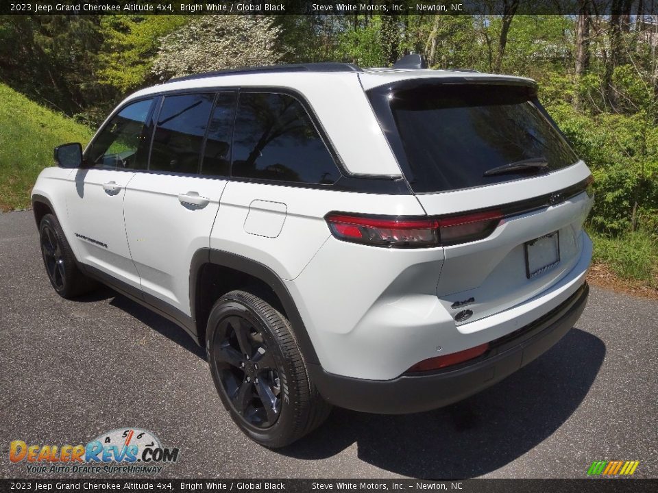 2023 Jeep Grand Cherokee Altitude 4x4 Bright White / Global Black Photo #8