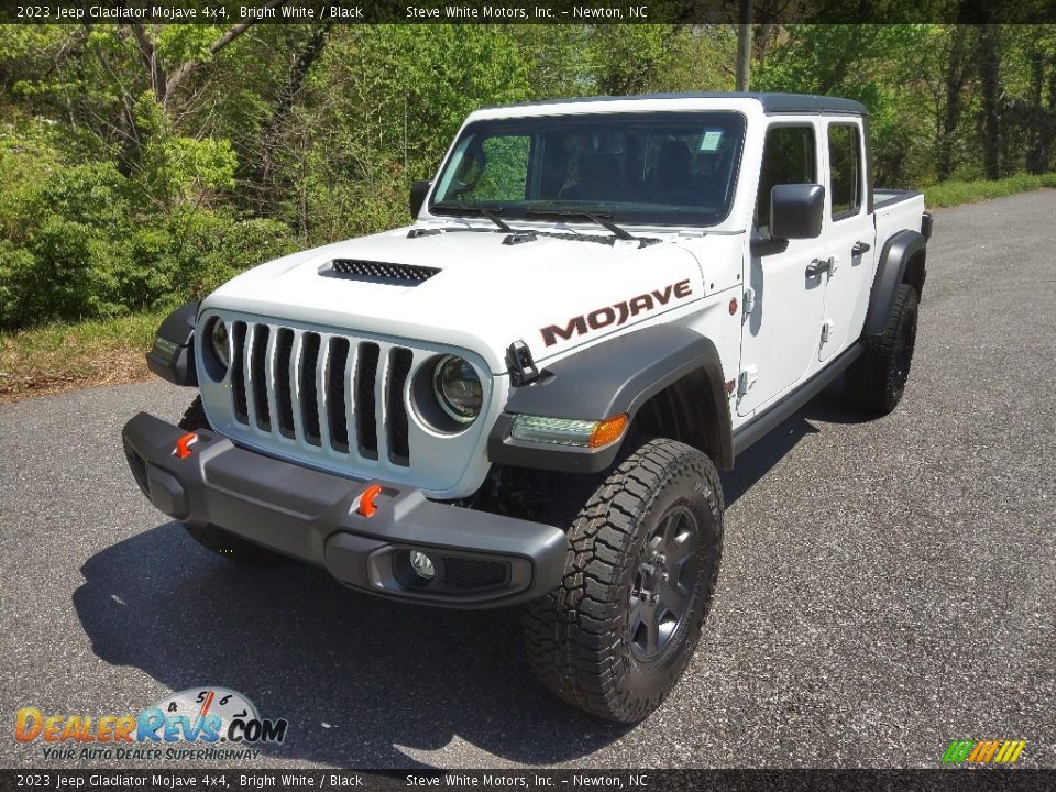 2023 Jeep Gladiator Mojave 4x4 Bright White / Black Photo #2