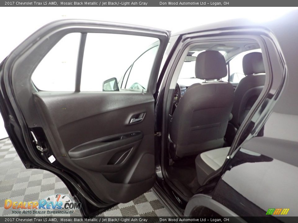 2017 Chevrolet Trax LS AWD Mosaic Black Metallic / Jet Black/­Light Ash Gray Photo #20