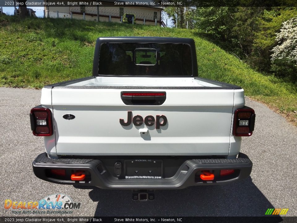 2023 Jeep Gladiator Mojave 4x4 Bright White / Black Photo #7