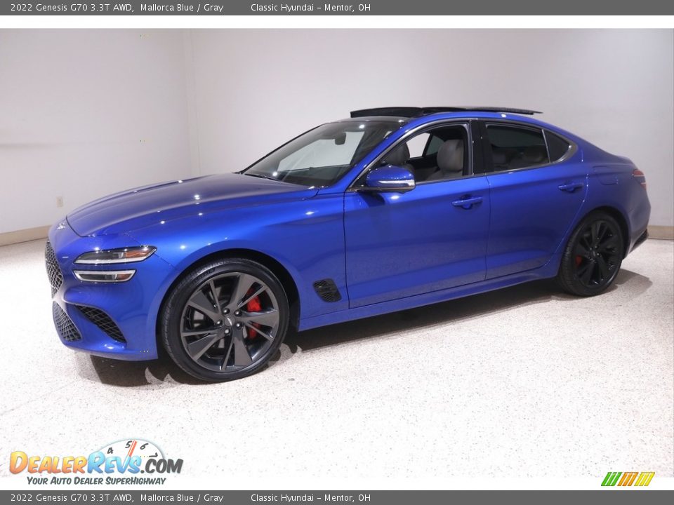 Front 3/4 View of 2022 Genesis G70 3.3T AWD Photo #3